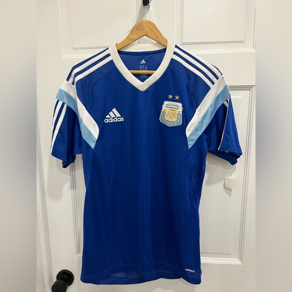 Adidas men’s AEA soccer Tee sz med